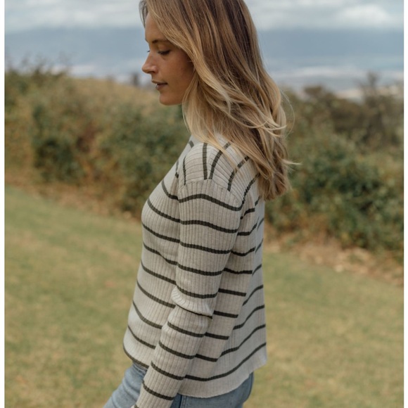 Neuflora Fairbanks Top - Picture 2 of 6